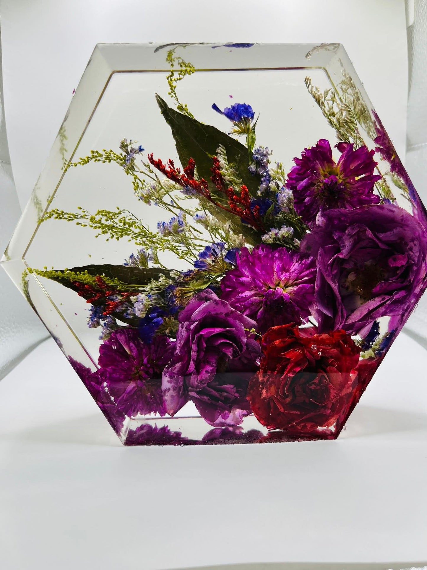 Bouquet preservation in resin Hexagon 11”