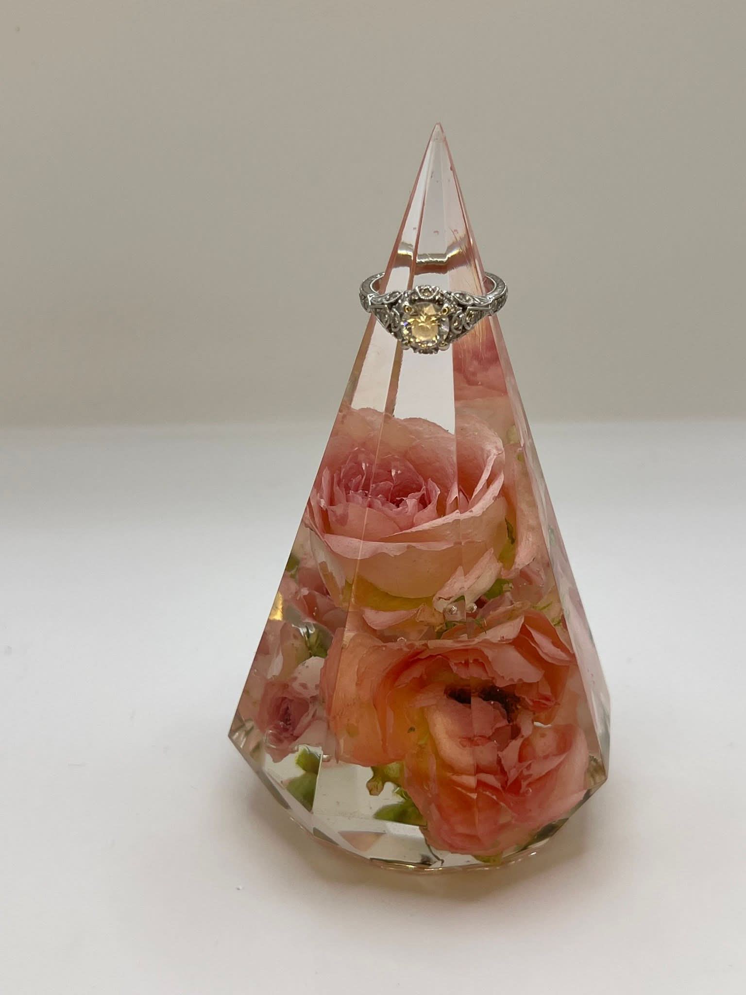Bouquet preservation in resin Ring holder 