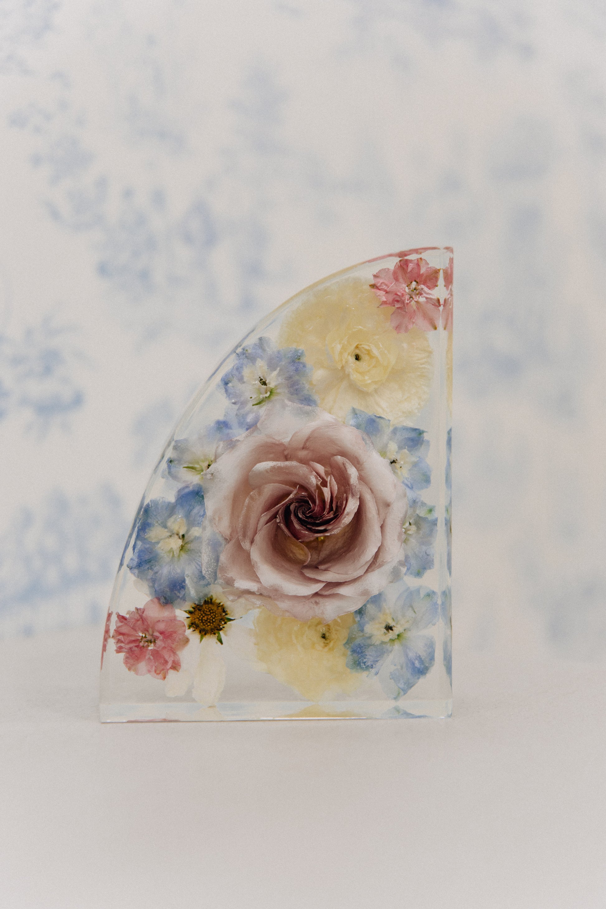 Resin flower preservation, bookend